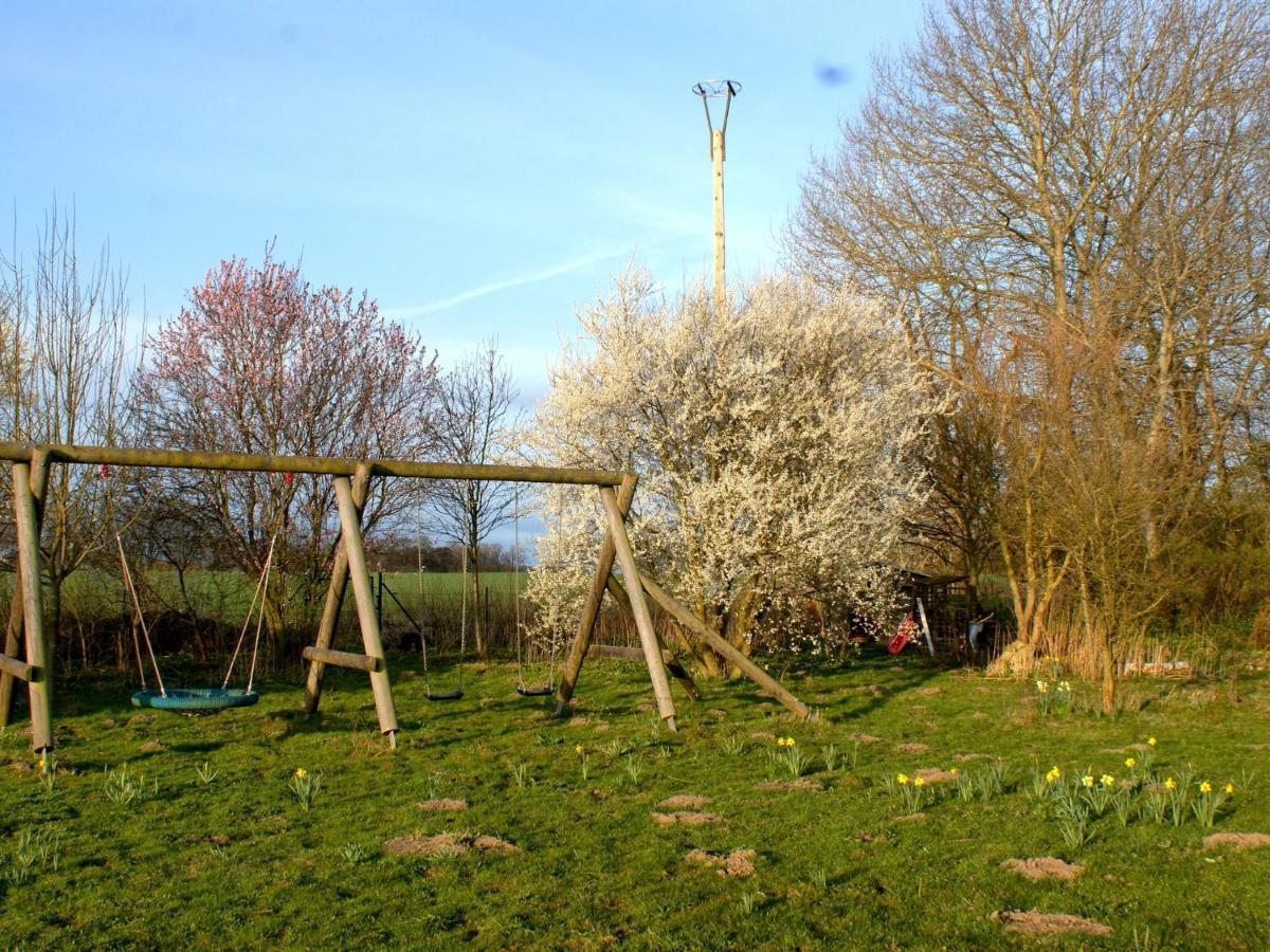 Cosy Apartment In Semlow Germany With Garden エクステリア 写真