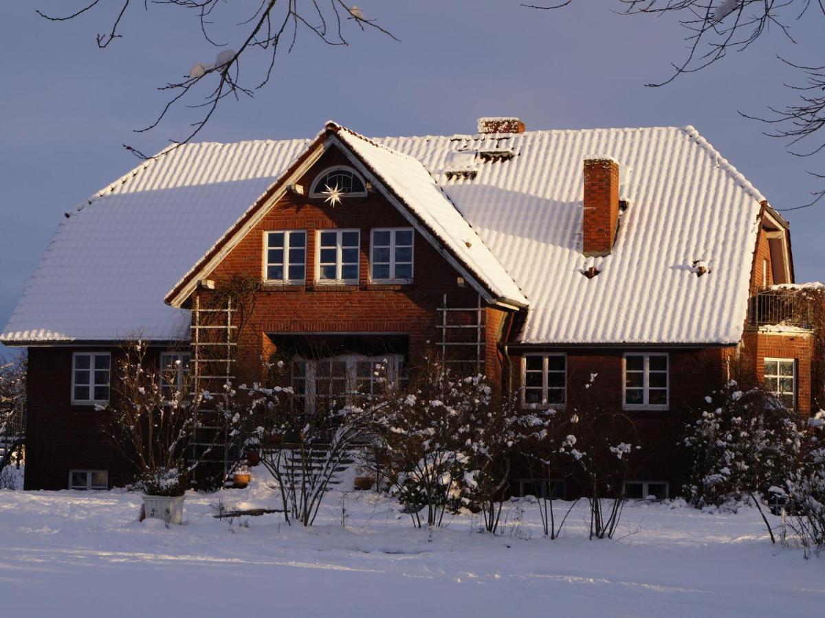 Cosy Apartment In Semlow Germany With Garden エクステリア 写真